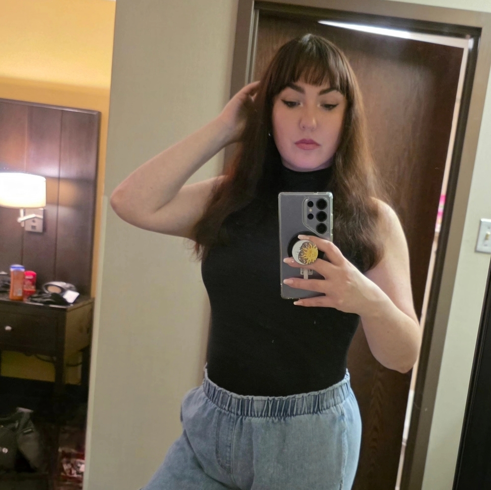 Meet your Posher, Luna